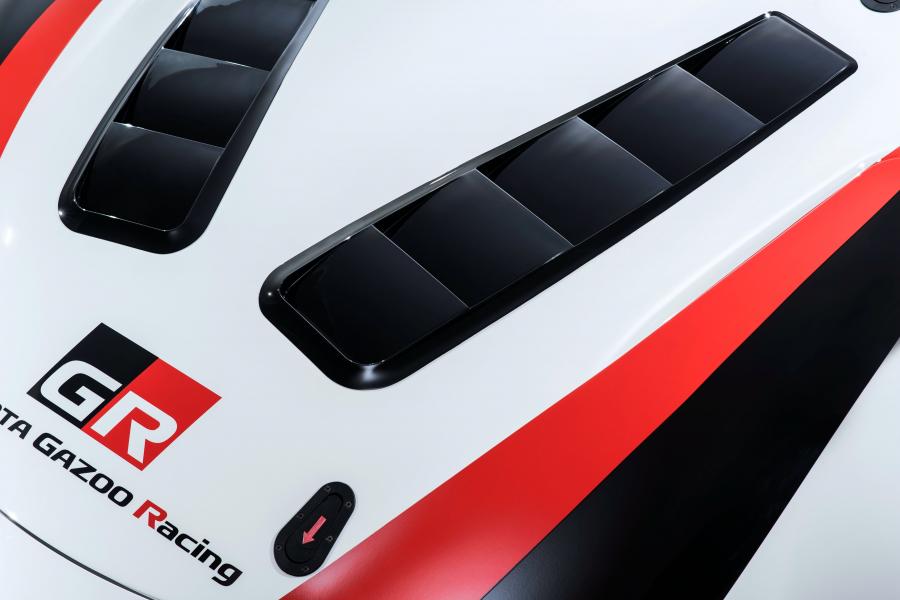 Детали экстерьера Toyota GR Supra Racing Concept 2018 года  (фото 17 из 36)